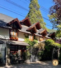 C228 - Espectacular Propiedad de 5 dormitorios - 336 m2 - Rivadavia al 900 - Centro