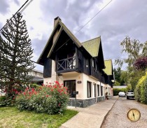 C256 - Cabaña de dos dormitorios en el centro 68 m2  - Calderon al 800 - Centro