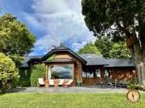 C276 - Casa de 5 dormitorios - 285 m2 mas garage de 50 m2  en Lote de 5016 m2  - Altos de Chapelco