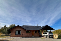 C245 - Muy linda casa de 90 m2 en lote de 2753 m2 - El Pegual 