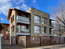 D147 - Departamento de 1 dormitorio  con jardin y estacionamiento - 50m2 - M Moreno al 200 - Centro