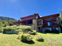 C173 - Casa de 4 dormitorios 335 m2 en lote de 5000 m2 - Valle Escondido
