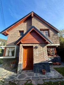 AL227 - Cabaña dos dormitorios sobre calle Los Cipreses- Centro