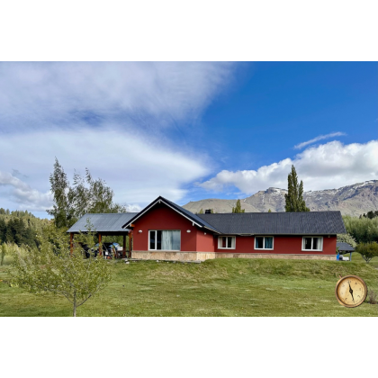 C233 - Casa de 4 dormitorios - 164 m2  en lote de 2455 m2  - Barrio Ruca Hue