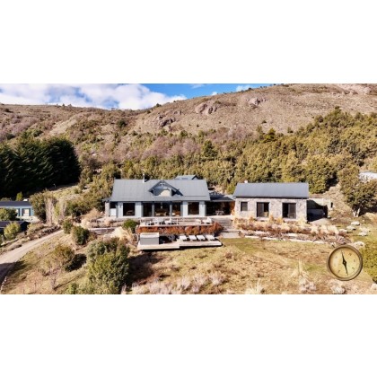 C269 - Excelente casa de 3 dormitorios mas cabaña  - Valle Escondido