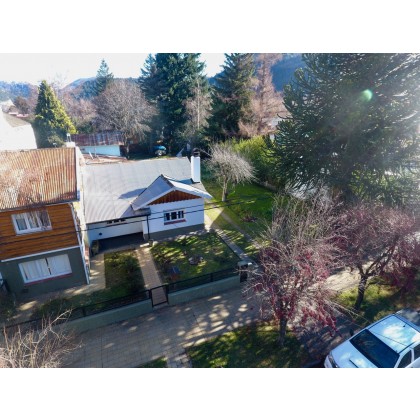 C083 Casa en exclusiva zona sobre RIVADAVIA, 1200 m2. Inmejorable ubicación 