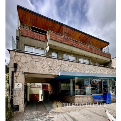 D179 - Monoambiente equipado turistico con patio 33m2 - Gral Roca al 1300 -  Centro