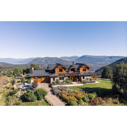 C222 - Excelente propiedad de 340 m2  en lote de 5000 m2 -  Valle Escondido 