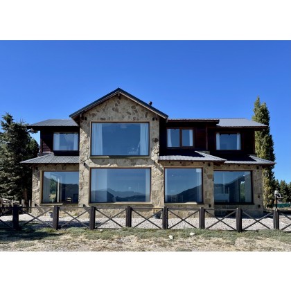 CM072 - Excelente propiedad frente al Lago - 300 m2 en lote de 1000 m2 - Meliquina