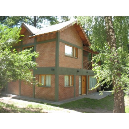 AL144 - Excelente casa de 3 dormitorios con jardín propio