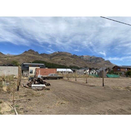 T177- Lote de 250 m2 con  todos los servicios en Valle Alto