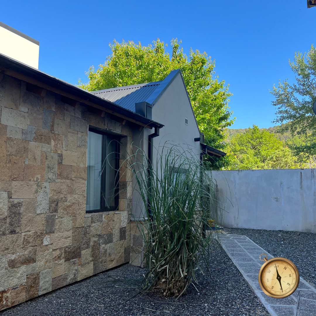 D102 - Departamento de 2 dormitorios - 55 m2 - Curruhuinca al 600 - Centro