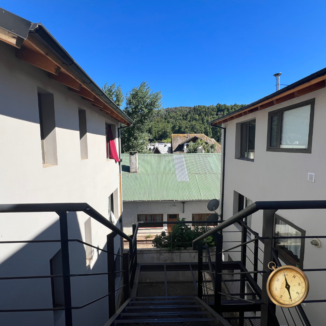 D102 - Departamento de 2 dormitorios - 55 m2 - Curruhuinca al 600 - Centro