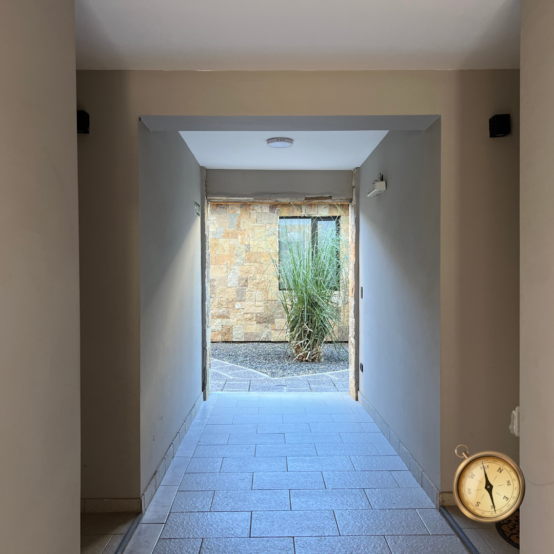 D102 - Departamento de 2 dormitorios - 55 m2 - Curruhuinca al 600 - Centro