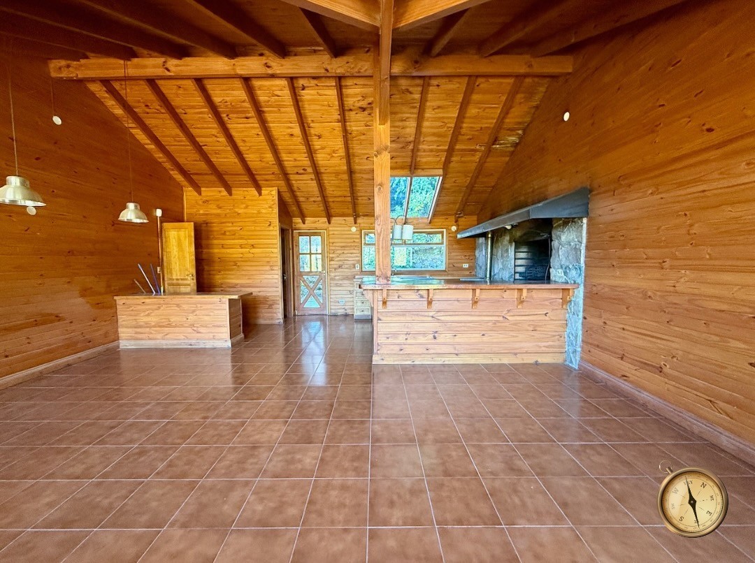 C007 - Casa de 3 dormitorios 300m2 en lote de 1500m2 - Altos del Sol