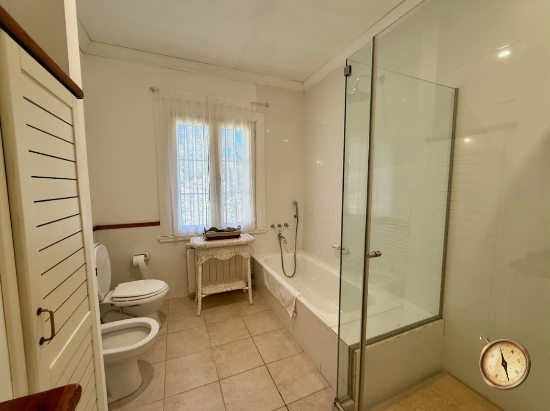 C133 Unica y exclusiva propiedad de categoría - 608 m2 en 4 lotes 6082m2 totales-  Chapelco Golf 