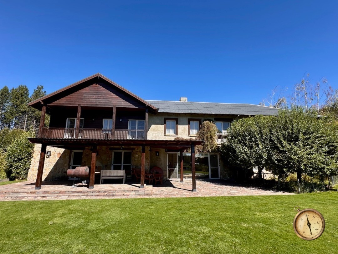 C133 Unica y exclusiva propiedad de categoría - 608 m2 en 4 lotes 6082m2 totales-  Chapelco Golf 
