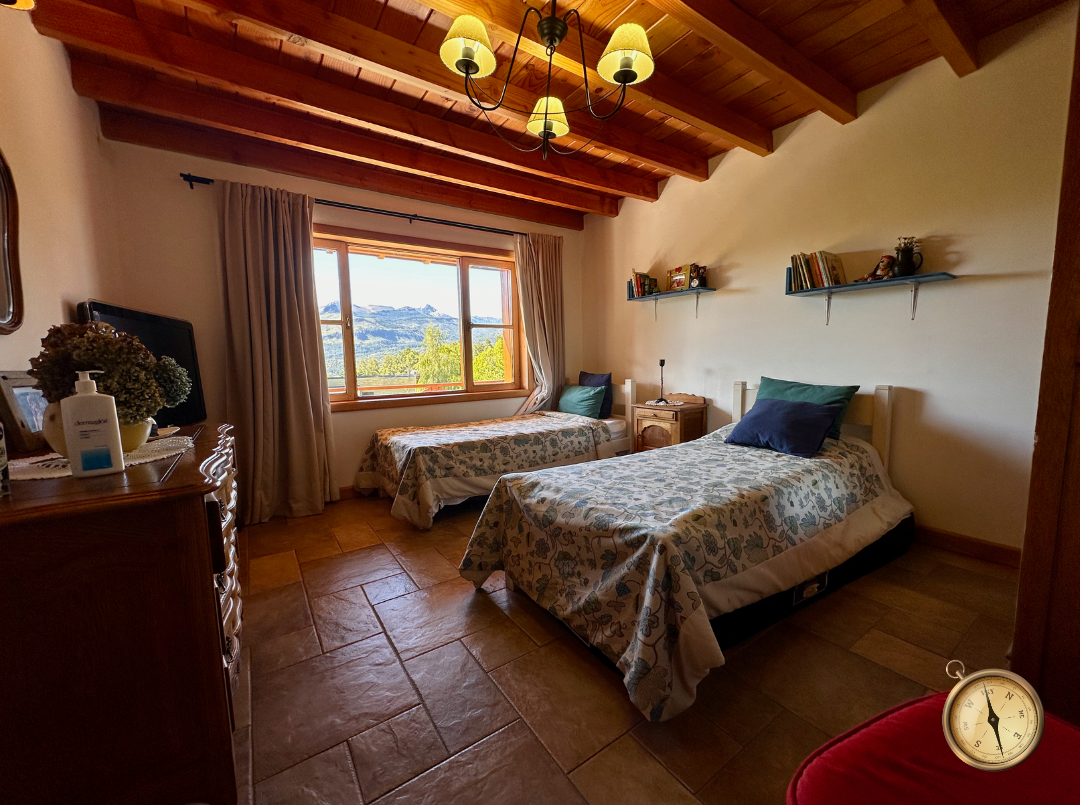 C157 - Casa de 4 dormitorios 291 m2 en lote de 2700 m2 - El Abrojal 