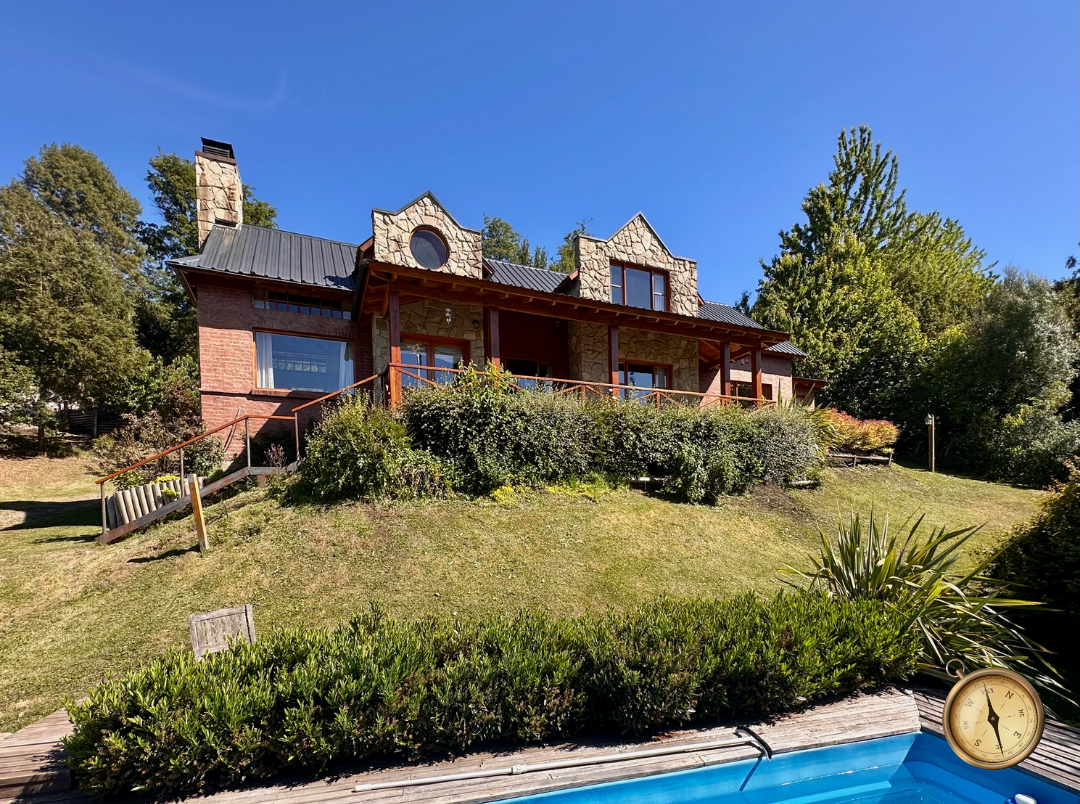 C157 - Casa de 4 dormitorios 291 m2 en lote de 2700 m2 - El Abrojal 