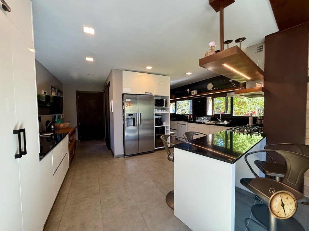 C206 - Excelente propiedad de 3 dormitorios 236 m2 el lote de 2151 m2 en Chapelco Golf