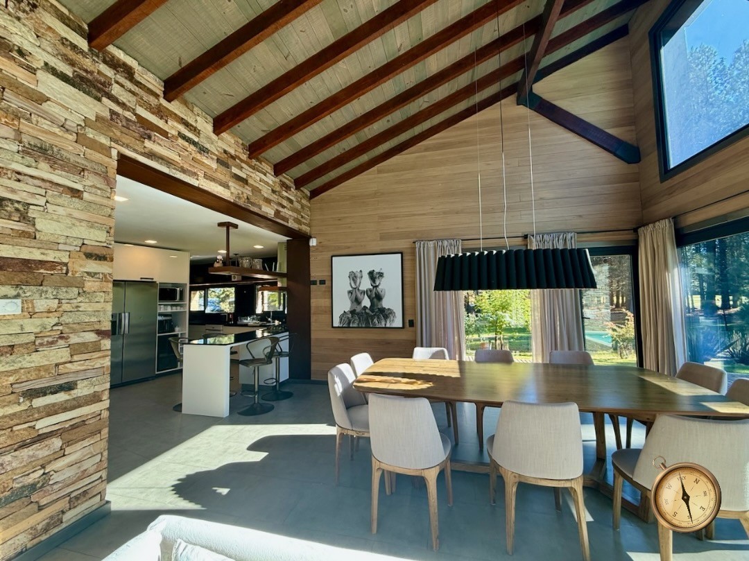 C206 - Excelente propiedad de 3 dormitorios 236 m2 el lote de 2151 m2 en Chapelco Golf