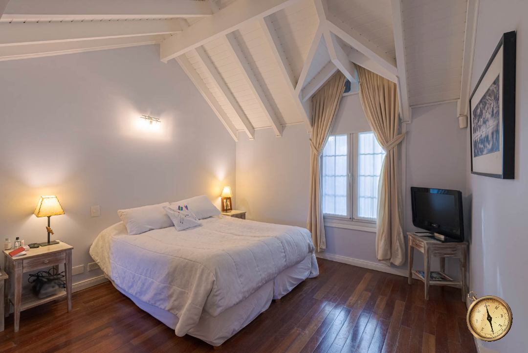 C228 - Espectacular Propiedad de 5 dormitorios - 336 m2 - Rivadavia al 900 - Centro C228 - Espectacular Propiedad de 5 dormitorios - 336 m2 - Rivadavia al 900 - Centro