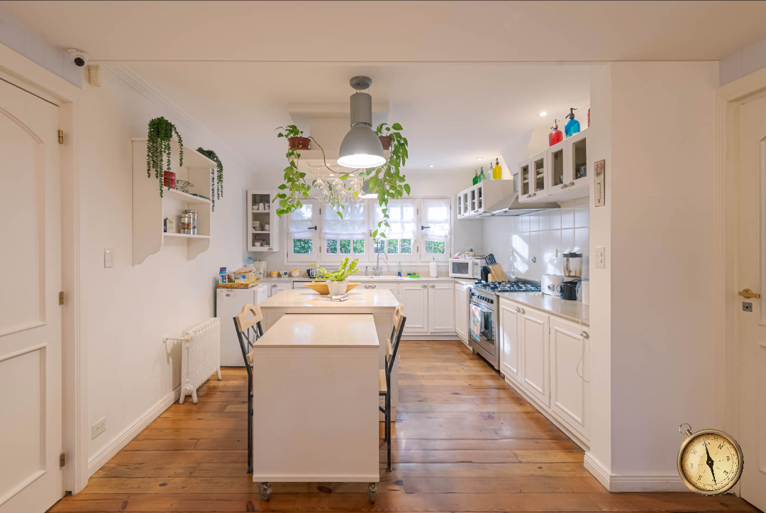 C228 - Espectacular Propiedad de 5 dormitorios - 336 m2 - Rivadavia al 900 - Centro C228 - Espectacular Propiedad de 5 dormitorios - 336 m2 - Rivadavia al 900 - Centro