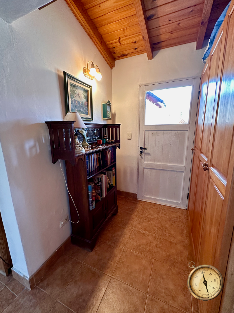 C233 - Casa de 4 dormitorios - 164 m2  en lote de 2455 m2  - Barrio Ruca Hue