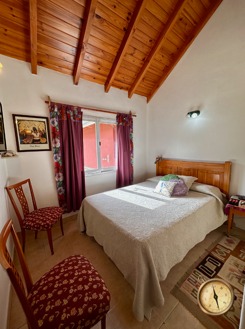C233 - Casa de 4 dormitorios - 164 m2  en lote de 2455 m2  - Barrio Ruca Hue
