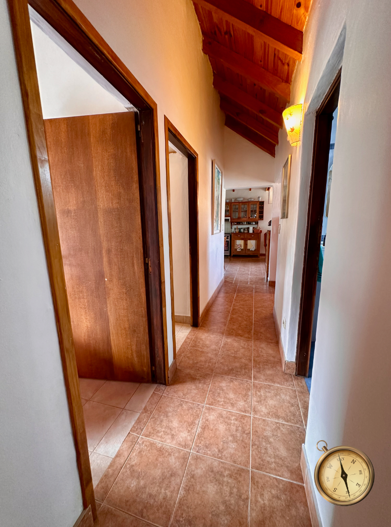 C233 - Casa de 4 dormitorios - 164 m2  en lote de 2455 m2  - Barrio Ruca Hue