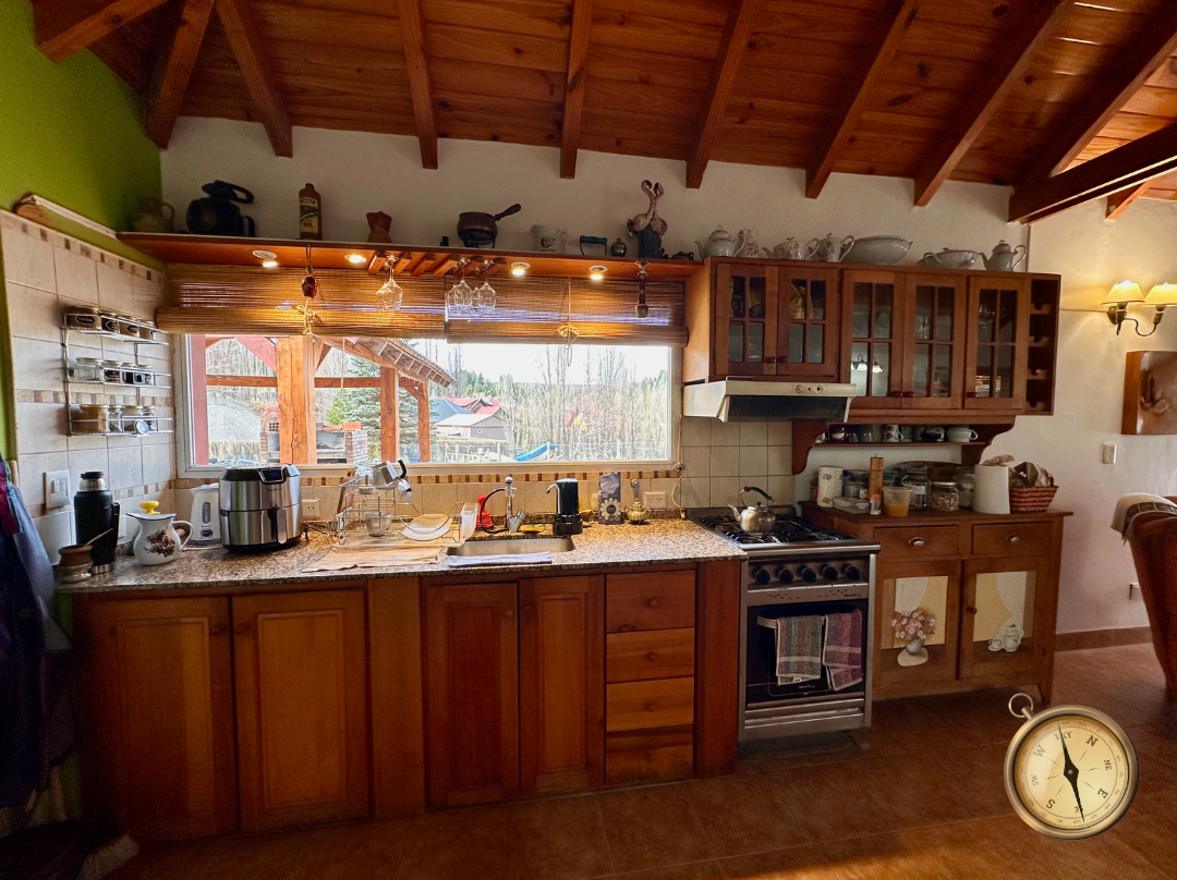 C233 - Casa de 4 dormitorios - 164 m2  en lote de 2455 m2  - Barrio Ruca Hue