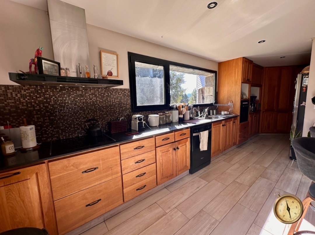 C258 - Casa y departamento con costa de arroyo y vistas a la cascada - 10.000m2 - Altos de Chapelco 