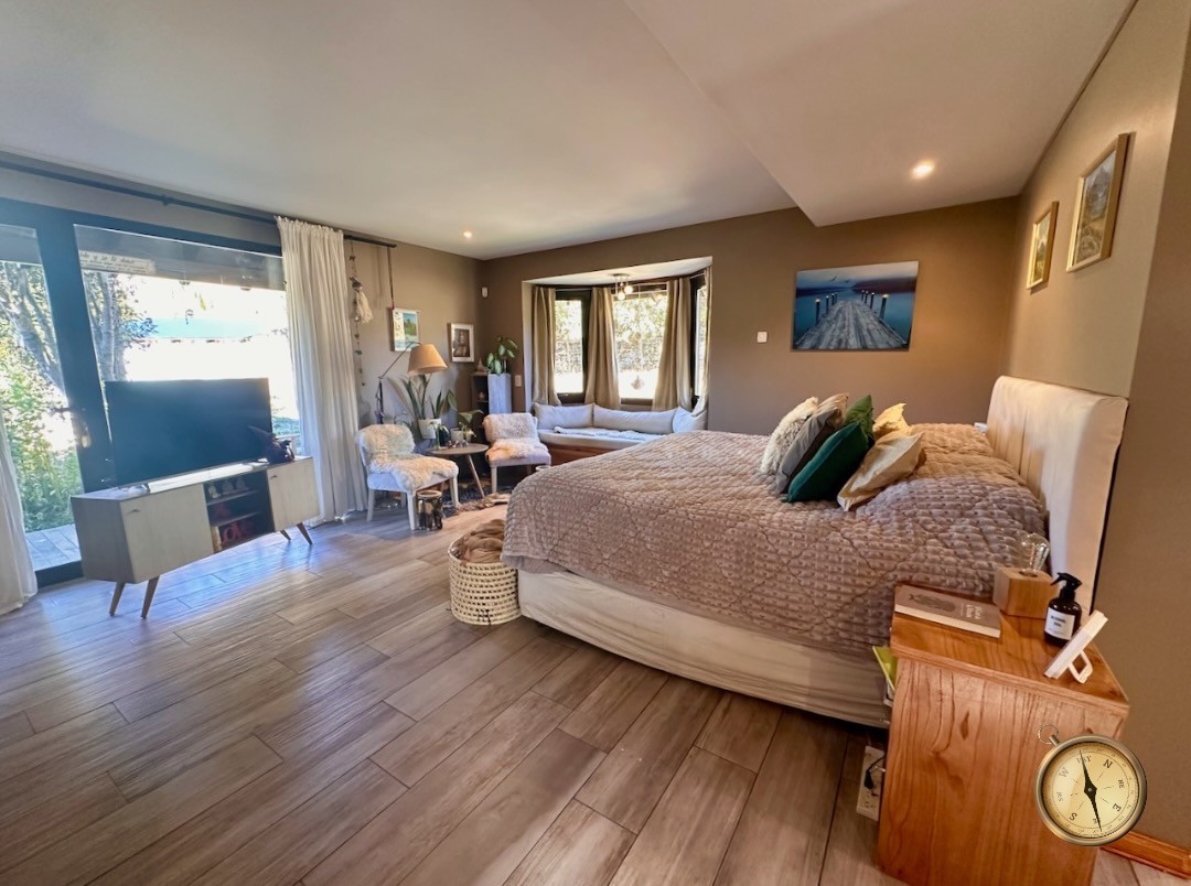C258 - Casa y departamento con costa de arroyo y vistas a la cascada - 10.000m2 - Altos de Chapelco 