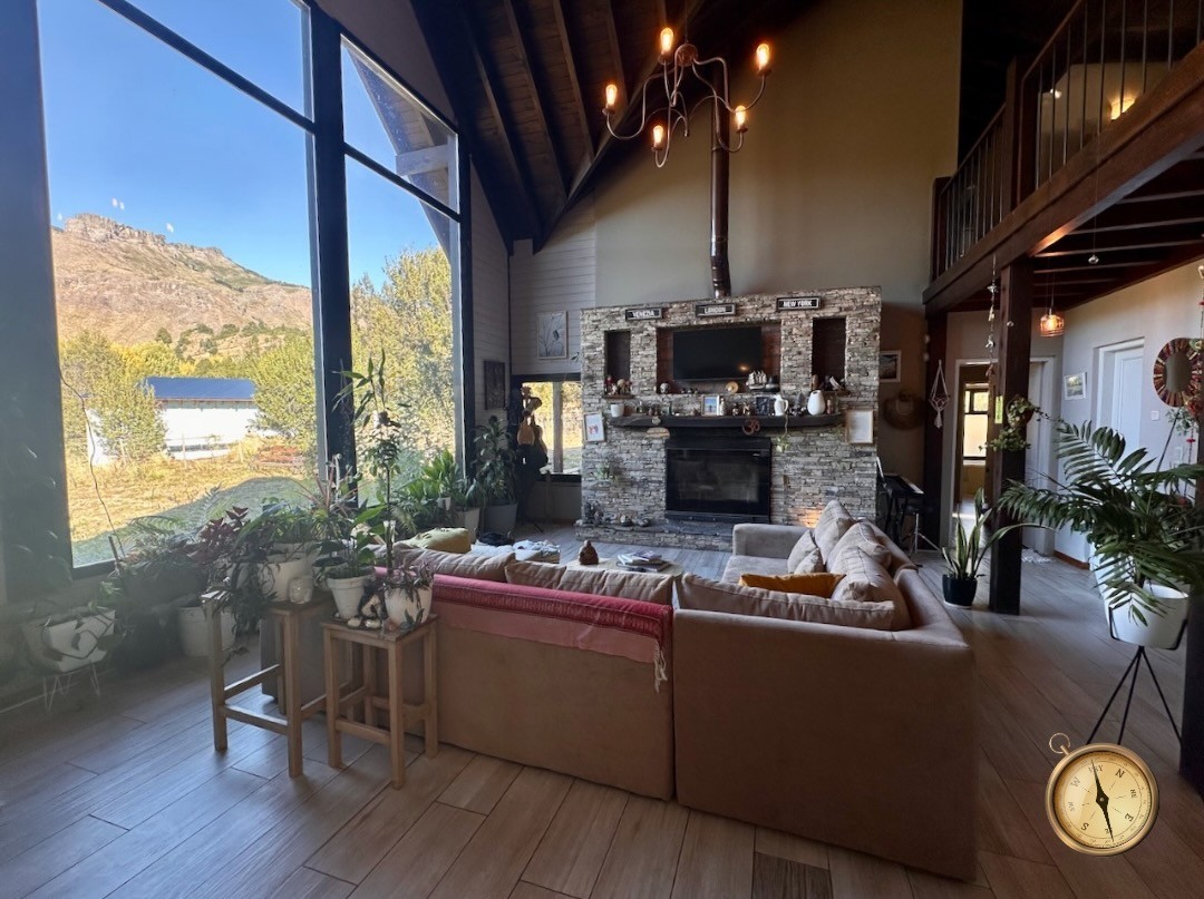 C258 - Casa y departamento con costa de arroyo y vistas a la cascada - 10.000m2 - Altos de Chapelco 