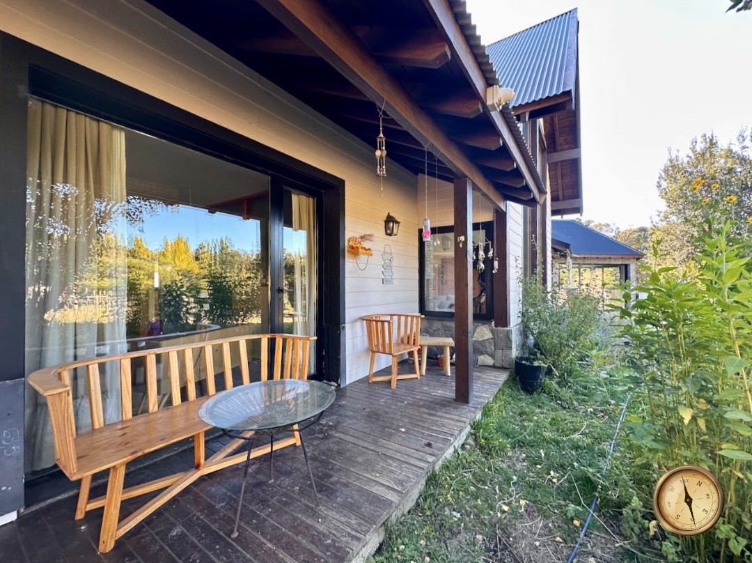 C258 - Casa y departamento con costa de arroyo y vistas a la cascada - 10.000m2 - Altos de Chapelco 