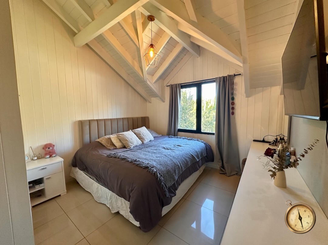 C258 - Casa y departamento con costa de arroyo y vistas a la cascada - 10.000m2 - Altos de Chapelco 