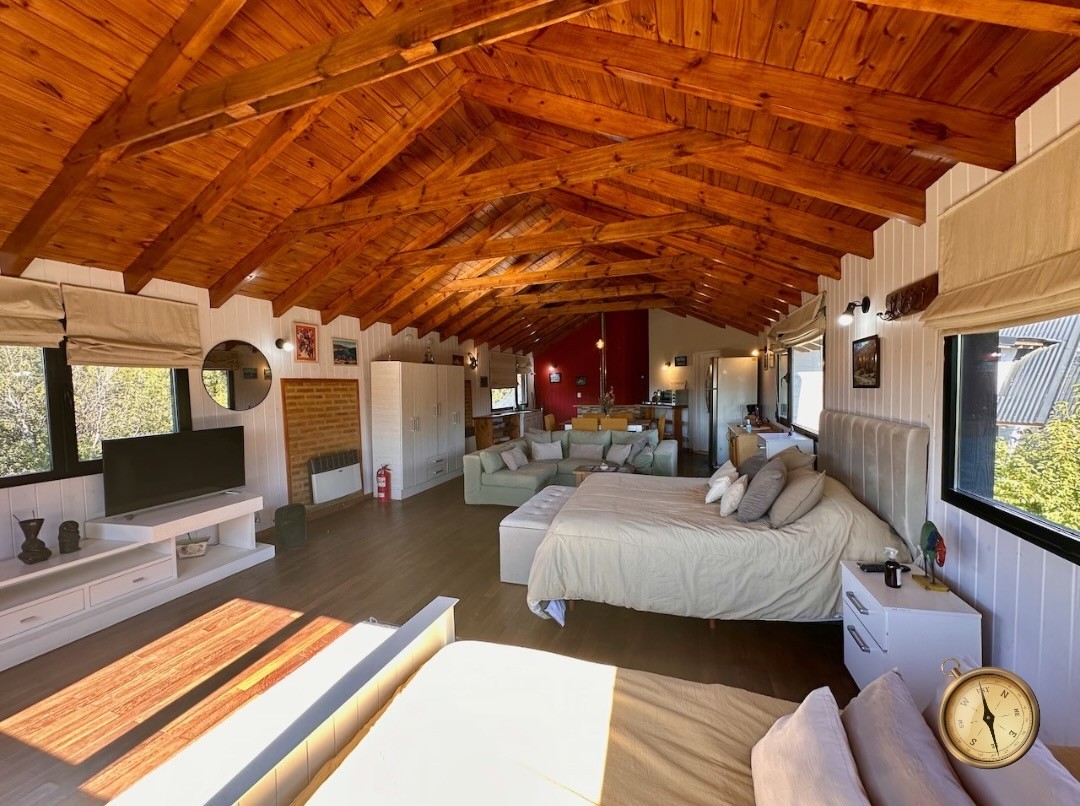 C258 - Casa y departamento con costa de arroyo y vistas a la cascada - 10.000m2 - Altos de Chapelco 