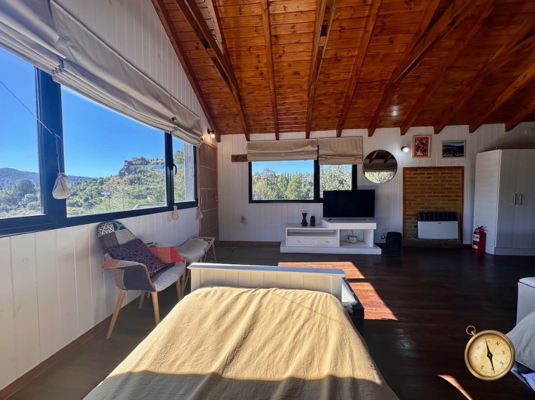 C258 - Casa y departamento con costa de arroyo y vistas a la cascada - 10.000m2 - Altos de Chapelco 