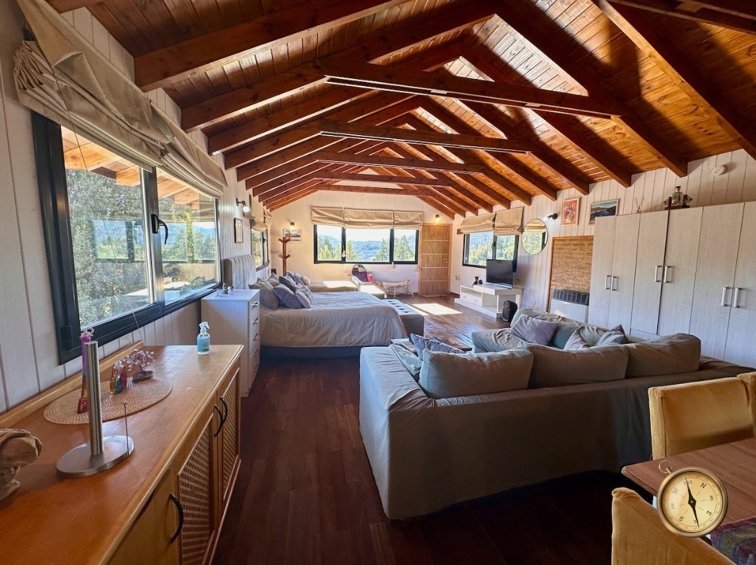 C258 - Casa y departamento con costa de arroyo y vistas a la cascada - 10.000m2 - Altos de Chapelco 