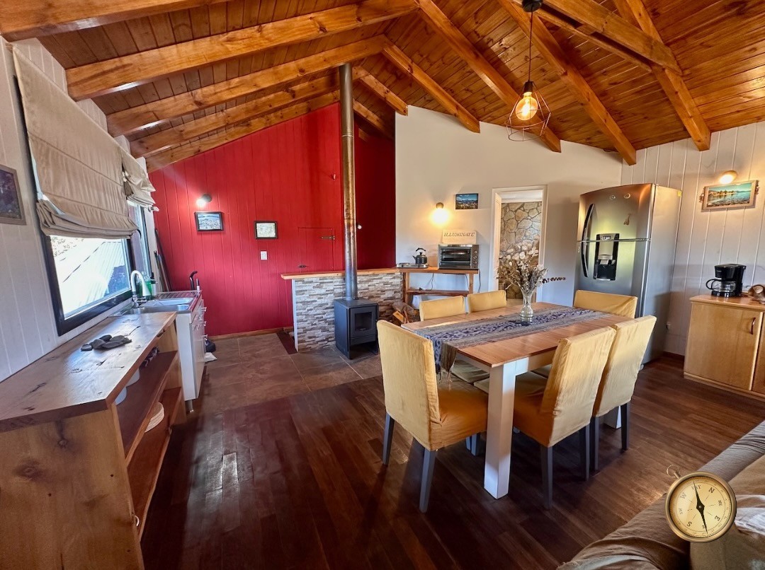 C258 - Casa y departamento con costa de arroyo y vistas a la cascada - 10.000m2 - Altos de Chapelco 