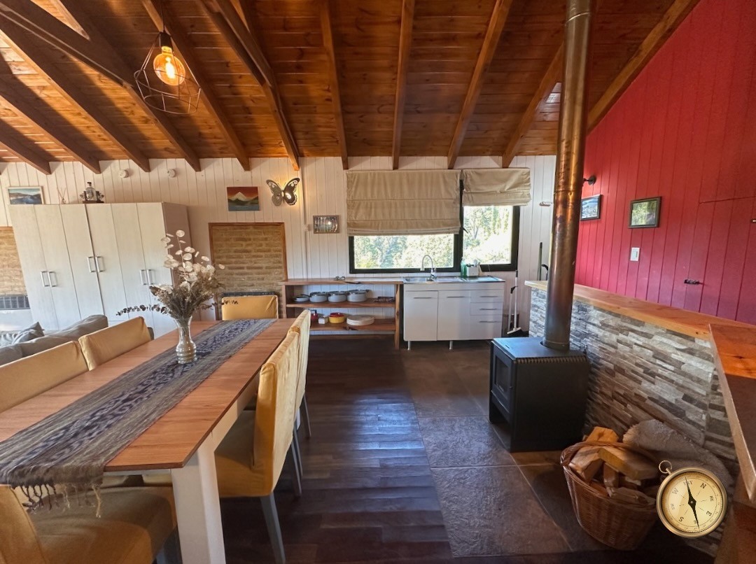 C258 - Casa y departamento con costa de arroyo y vistas a la cascada - 10.000m2 - Altos de Chapelco 