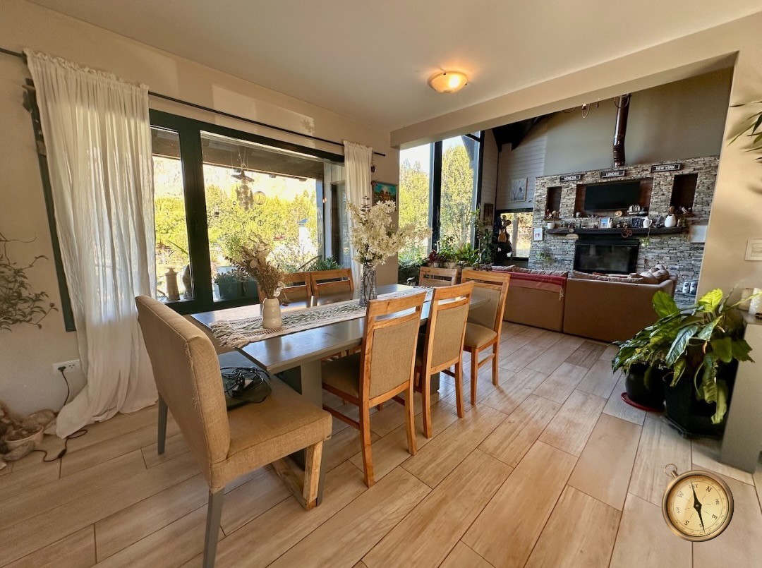C258 - Casa y departamento con costa de arroyo y vistas a la cascada - 10.000m2 - Altos de Chapelco 