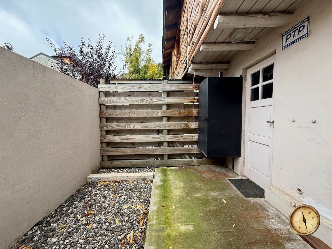 C261- Cabaña de dos dormitorios - 49 m2 - 3  de Caballeria al 400 - centro