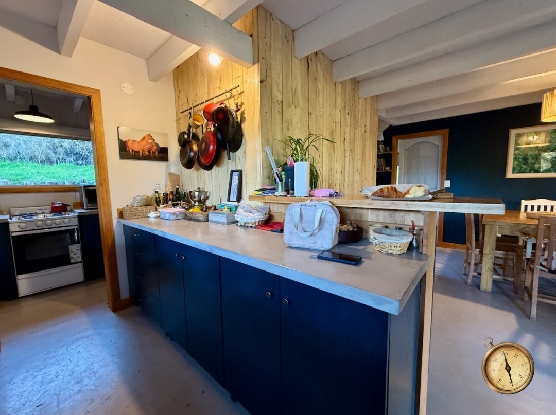 C262 - Casa de dos dormitorios - 120 m2 en Lote de 2000 m2  - Cjon de Gingins