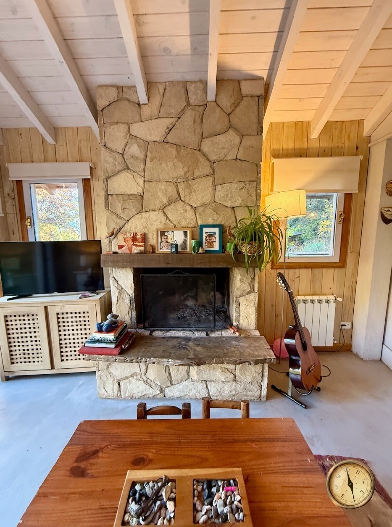 C262 - Casa de dos dormitorios - 120 m2 en Lote de 2000 m2  - Cjon de Gingins