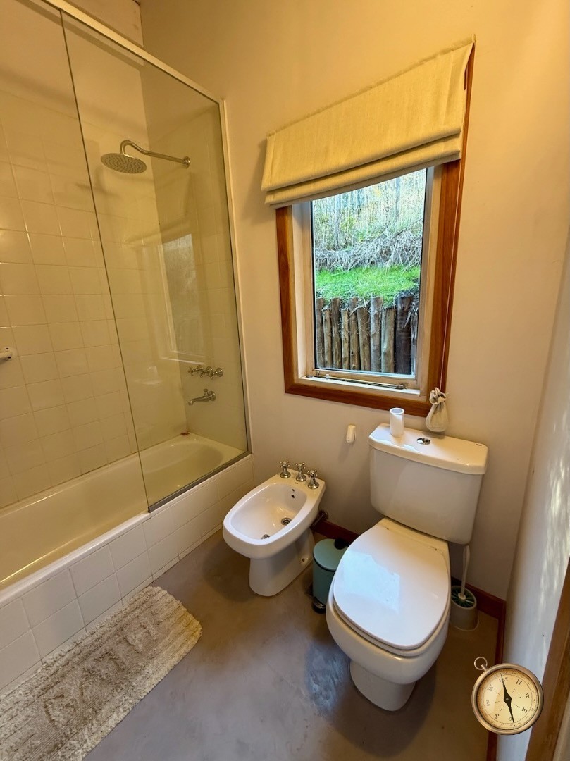 C262 - Casa de dos dormitorios - 120 m2 en Lote de 2000 m2  - Cjon de Gingins