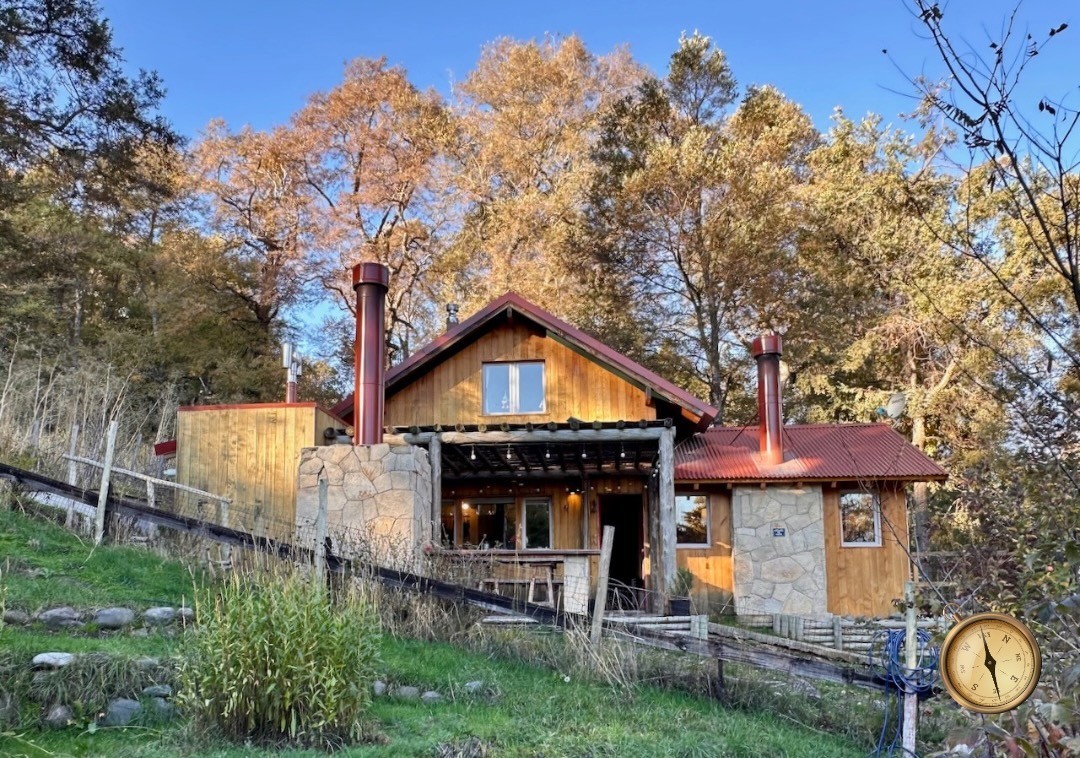 C262 - Casa de dos dormitorios - 120 m2 en Lote de 2000 m2  - Cjon de Gingins