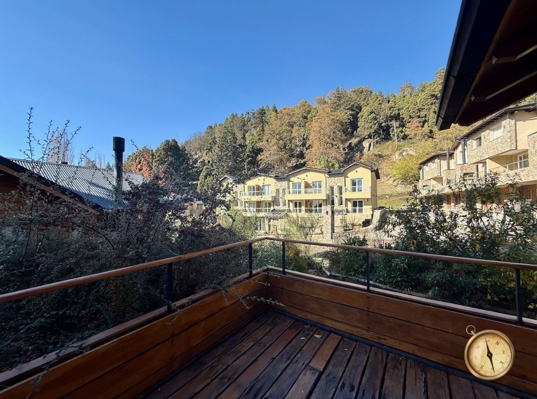 C263- Casa en PH de dos dormitorios y jardin -104 m2 en lote de 220 m2 - Barrio Bickel
