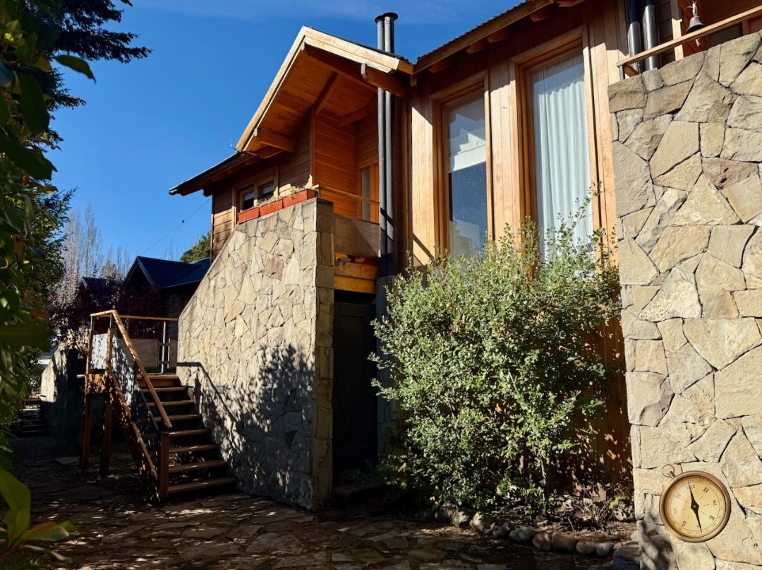 C263- Casa en PH de dos dormitorios y jardin -104 m2 en lote de 220 m2 - Barrio Bickel