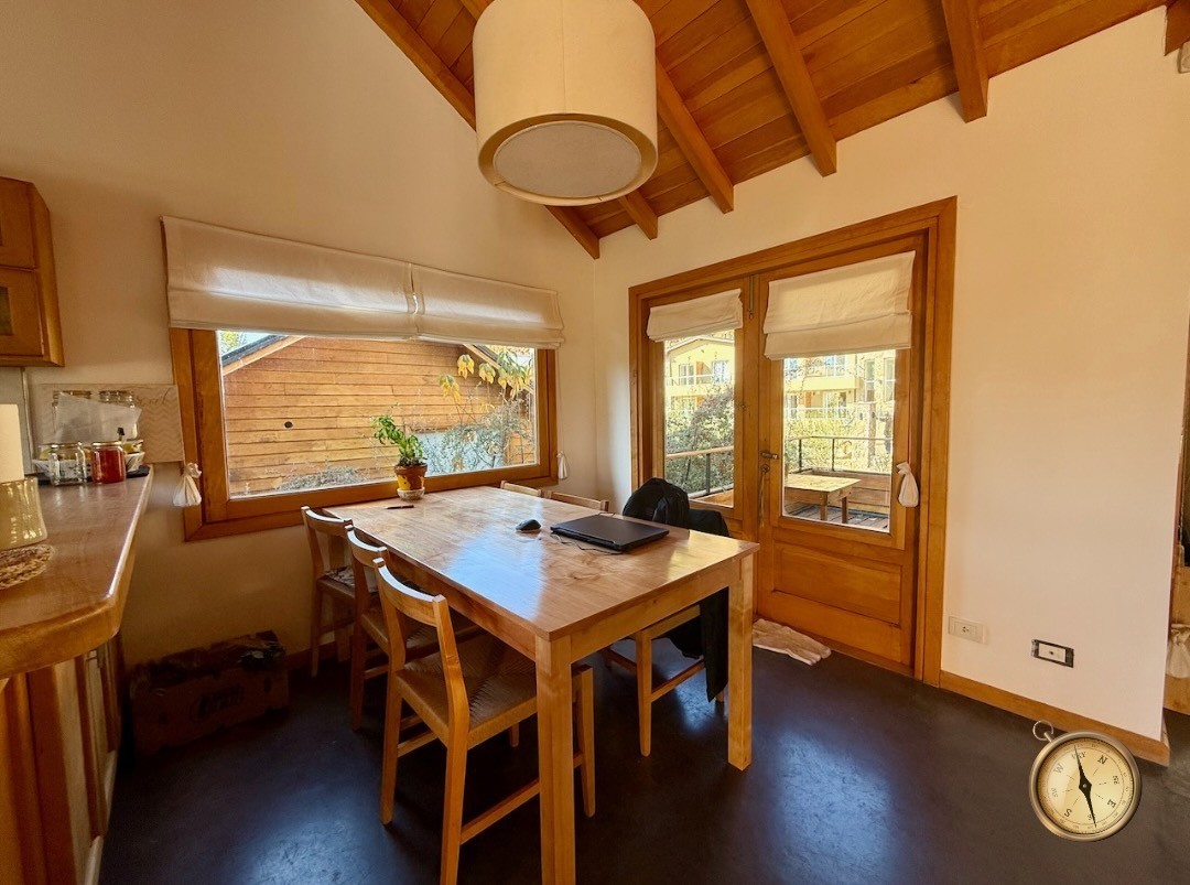 C263- Casa en PH de dos dormitorios y jardin -104 m2 en lote de 220 m2 - Barrio Bickel